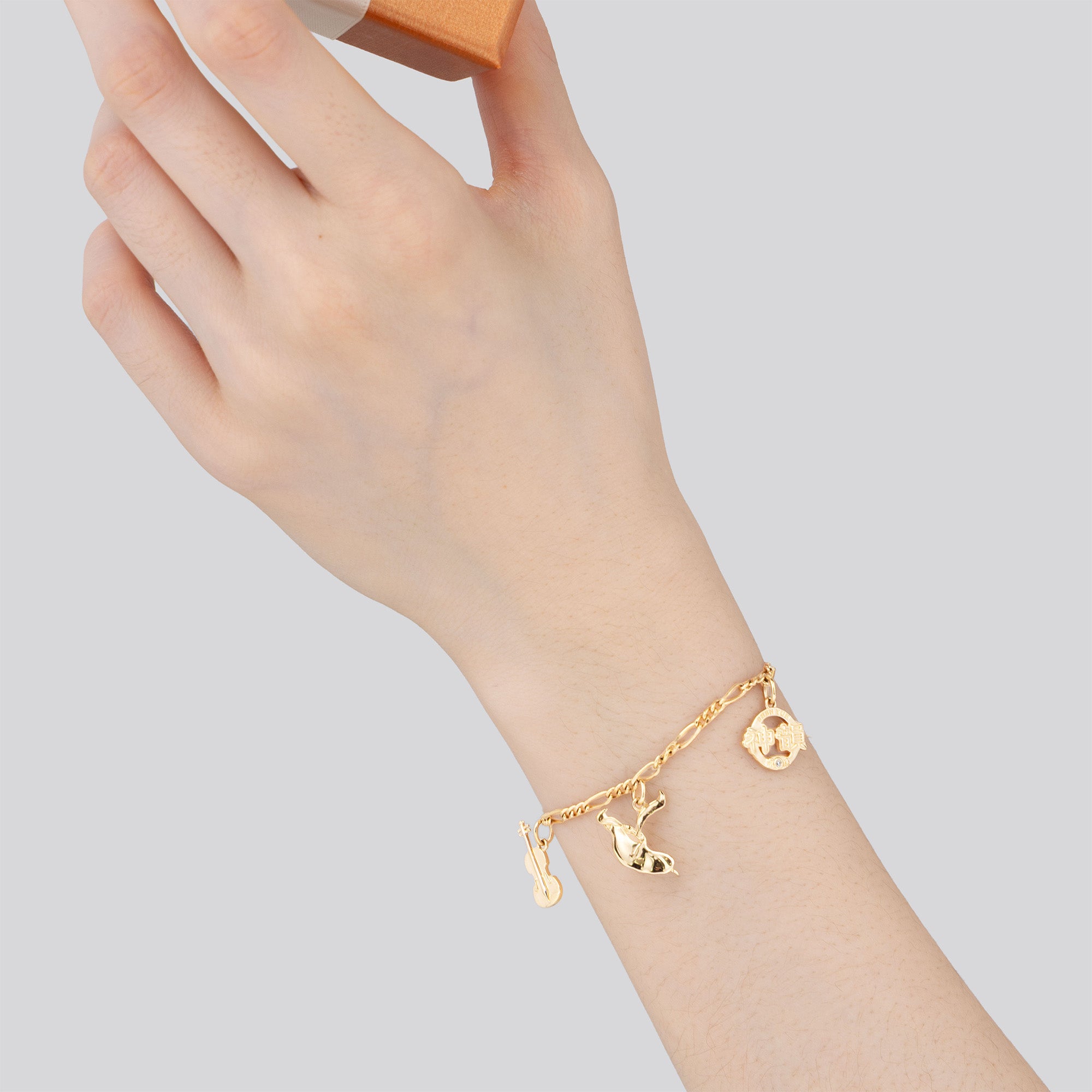 Shen Yun Anniversary Bracelet Gold