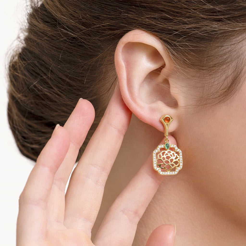 Tang Flower Dangle Earrings Modeling 2 | Shen Yun Collections 